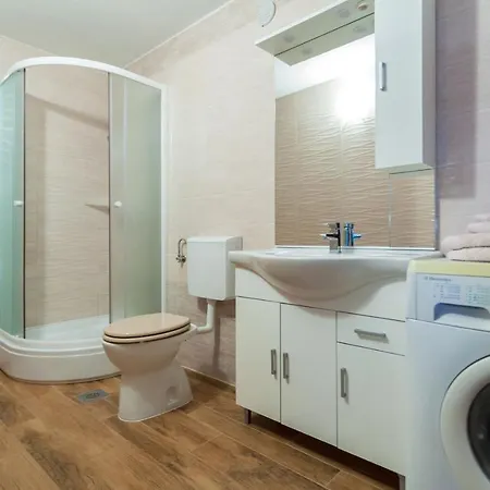 Lily * מאלינסקה